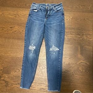 Old Navy rockstar Distressed super Skinny Jeans